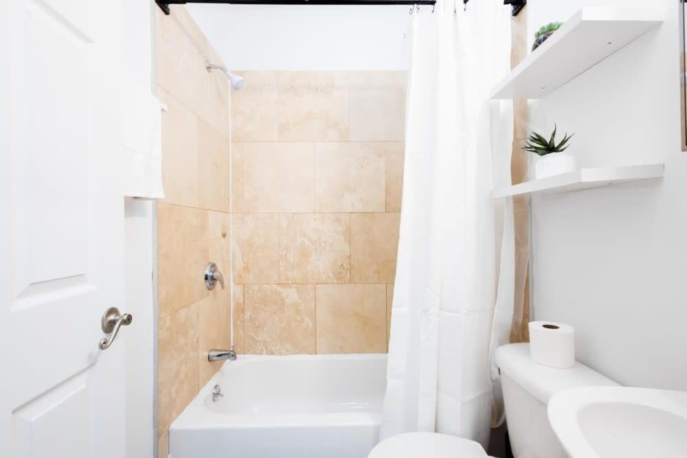 1435-2 3 Bedrooms 2 Bath Wd Ues * New York